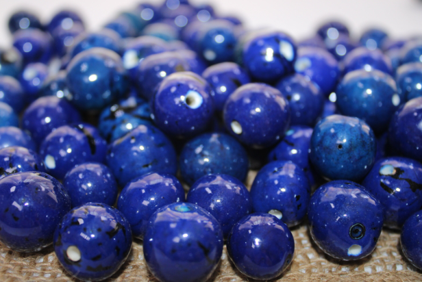 20 Bombona Balls from Colombia, Polished. Dark blue Bombona Seeds. It’s Punctured Straight Through. TBBlue02