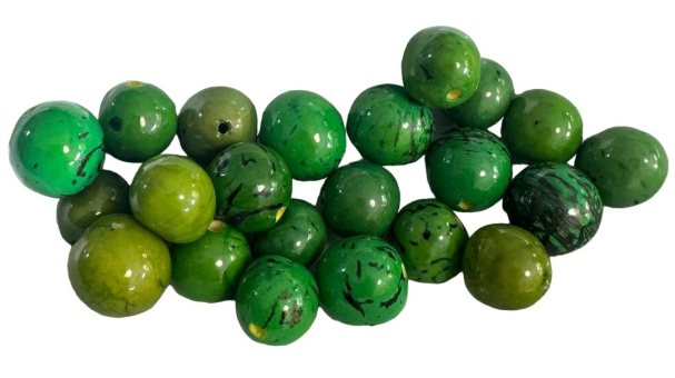 Natural Beads |Bombona Seed Beads| 30 Bombona Balls. Mixcolors Green Bombona Seeds. It’s Punctured Straight Through. TBMixcolors02