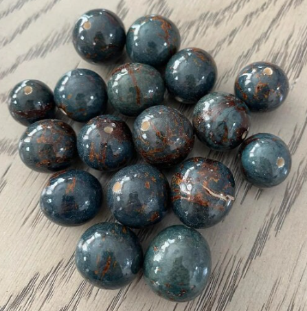 Natural Beads |Bombona Seed Beads| 60 set bombona beads. 60 beads in six colors. It’s Punctured Straight Through. TBMulticolored02