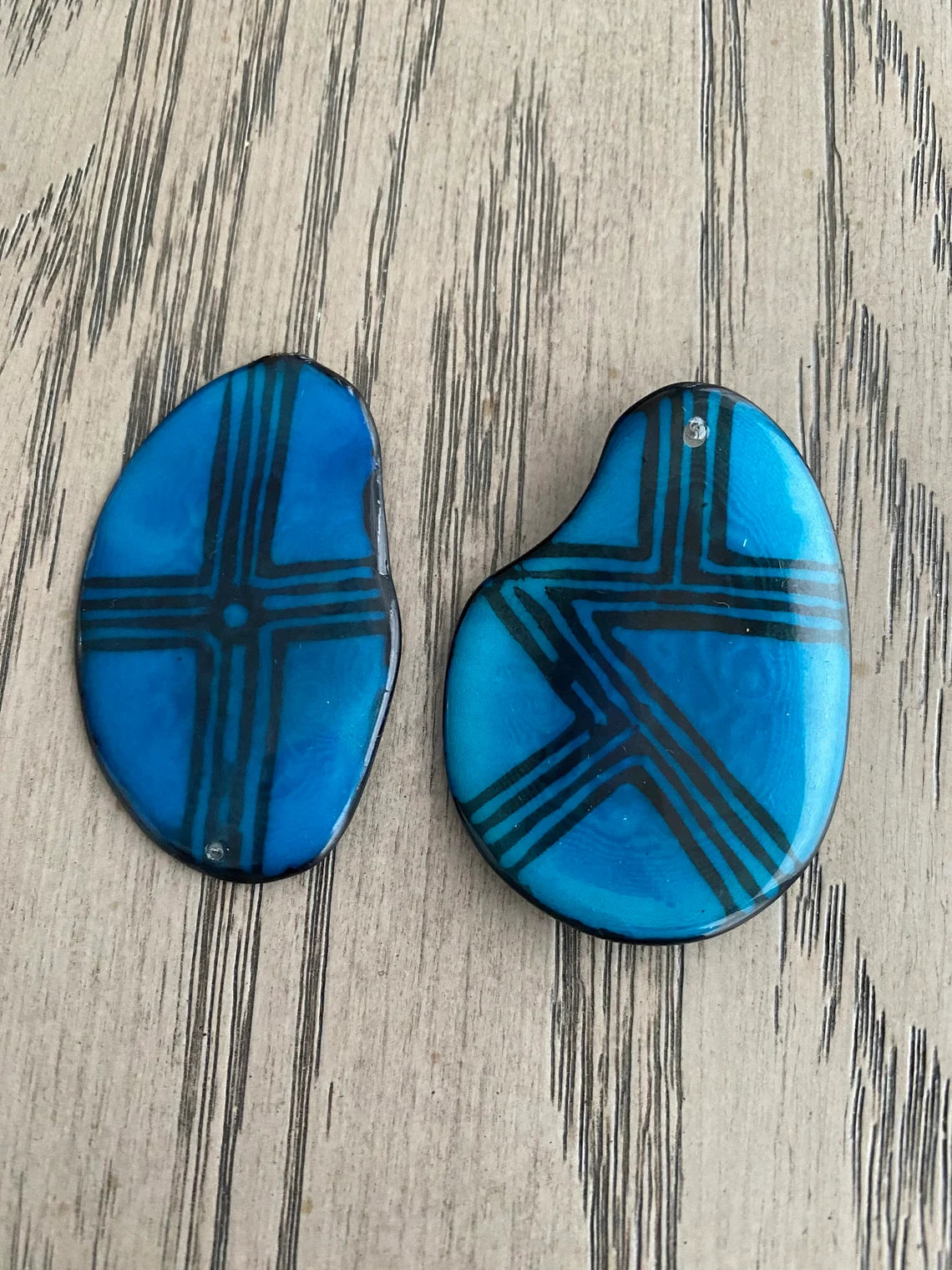 Tagua Slices Beads. 21 Multicolored Patterned Pieces.