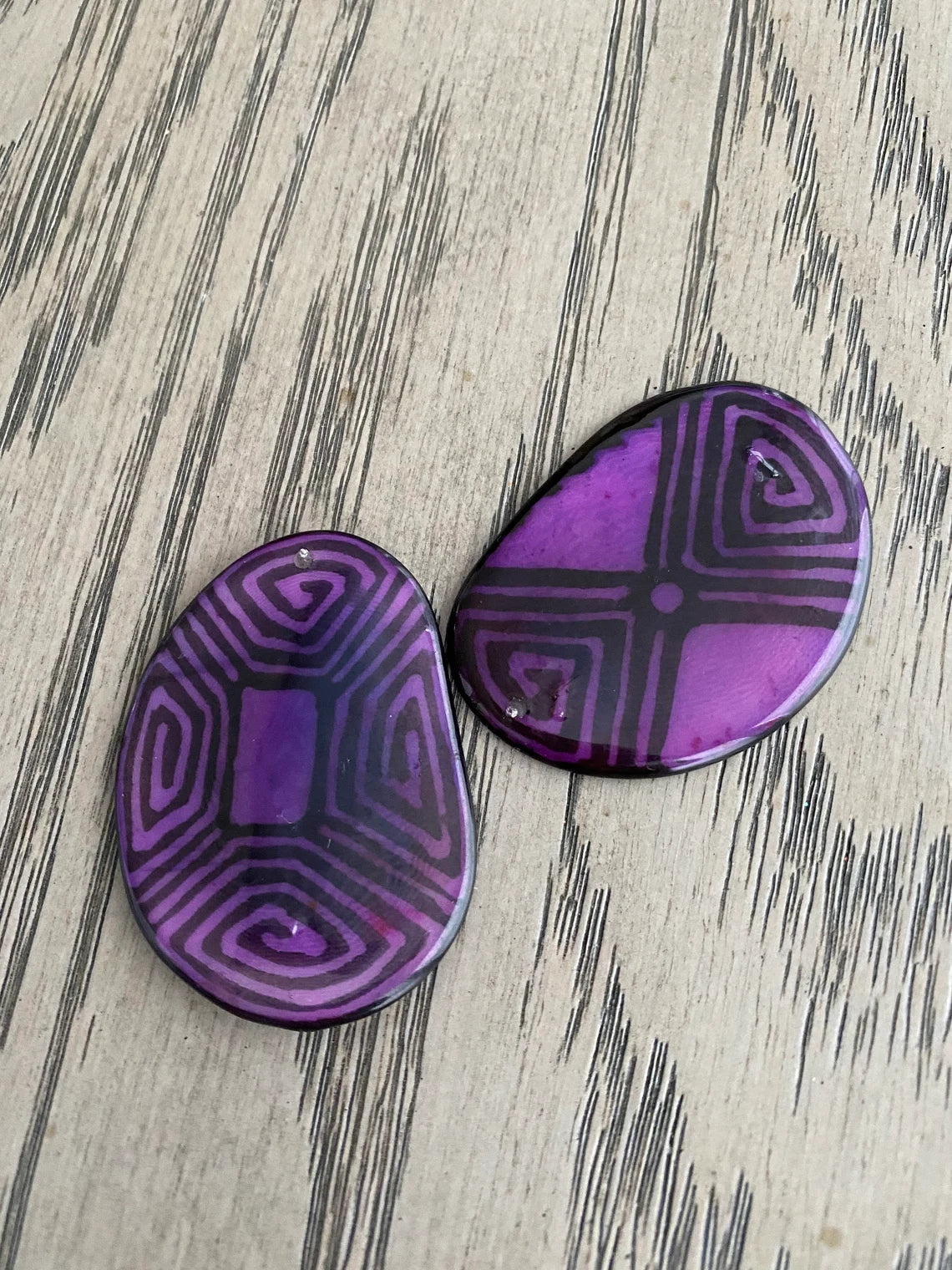Tagua Slices Beads. 21 Multicolored Patterned Pieces.