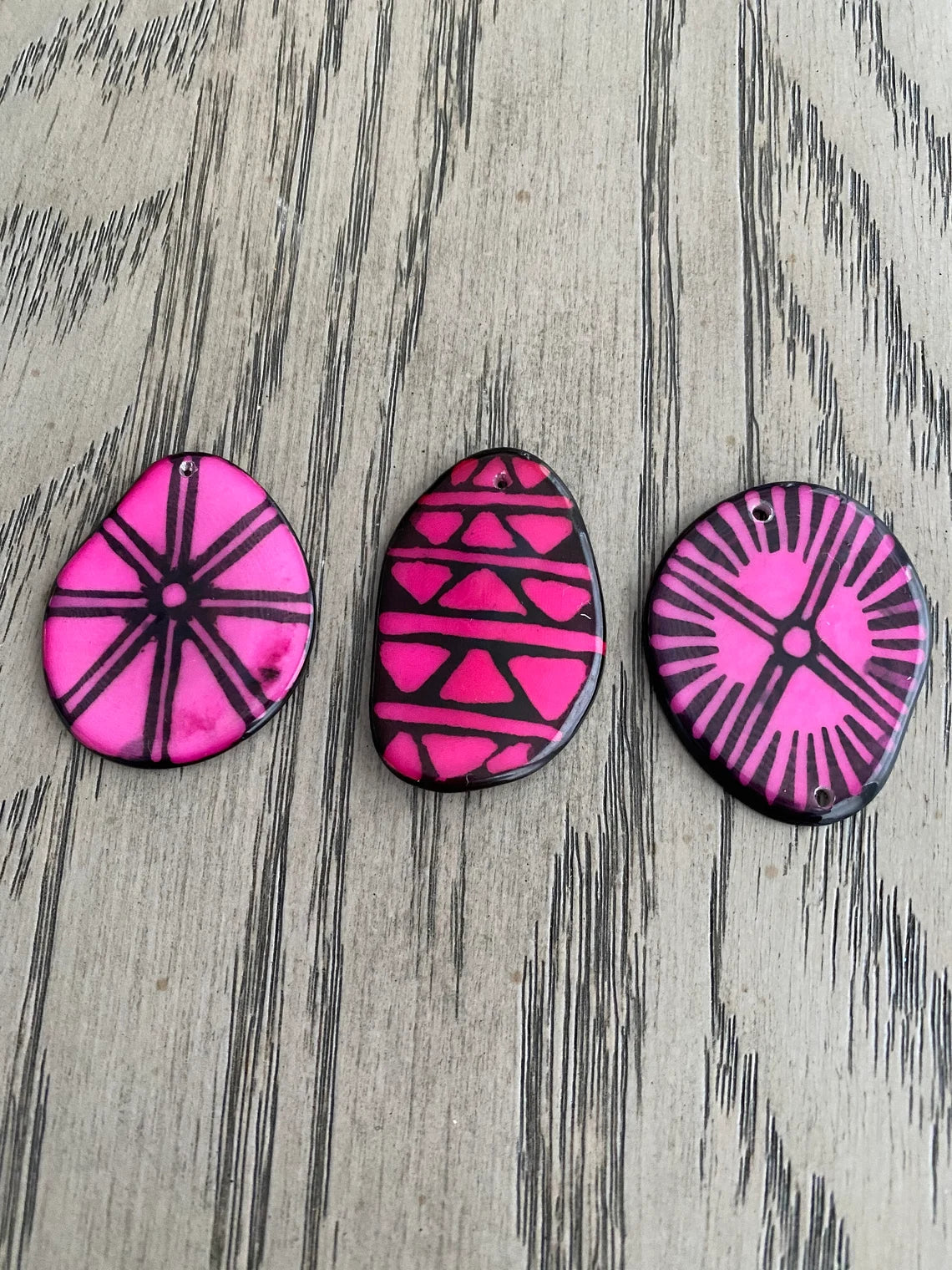 Tagua Slices Beads. 21 Multicolored Patterned Pieces.