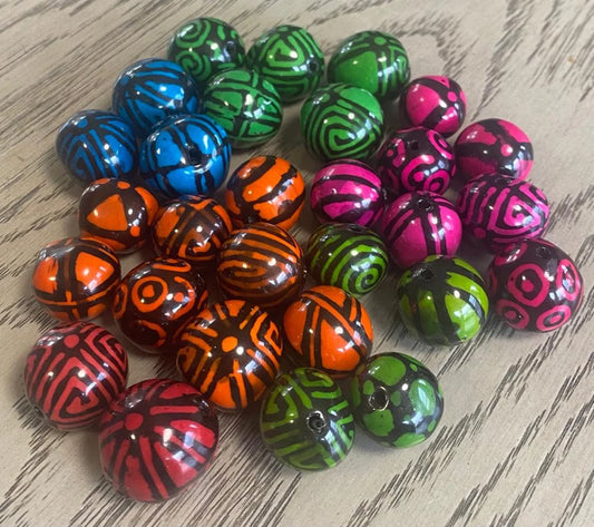 Bombona Ball Beads. 30 Multicolored Patterned Pieces.