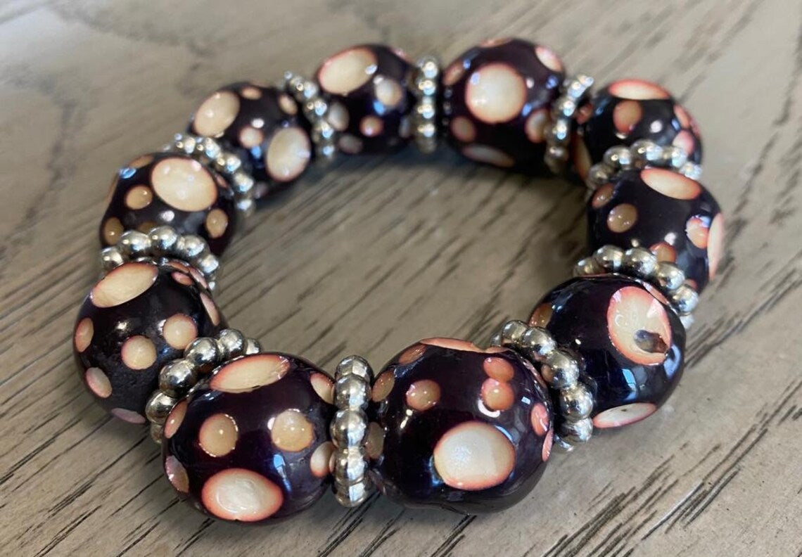 Bombona Patterned Bracelet in Brown and White Color