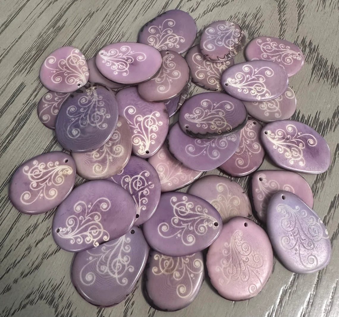 Tagua Slices Beads. 20 Lilac Engraved Pieces.