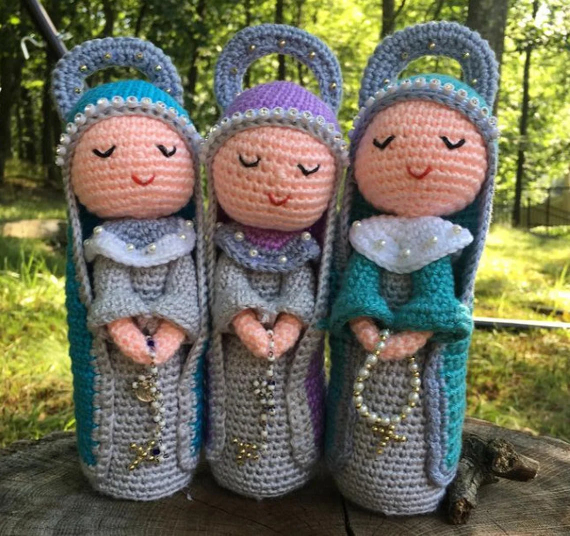 Crochet Virgin Mary. Amigurumi