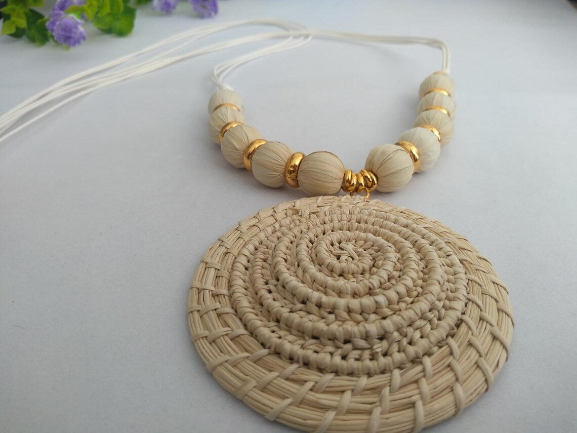 Iraca Palm Pendant Necklace and Earrings Set in White and Beige Color