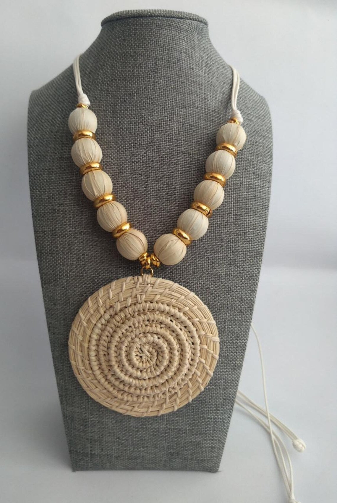 Iraca Palm Pendant Necklace and Earrings Set in White and Beige Color
