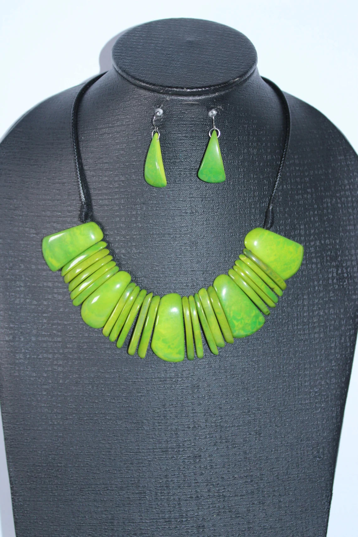 Tagua Necklace and Earrings Set in Green Color.