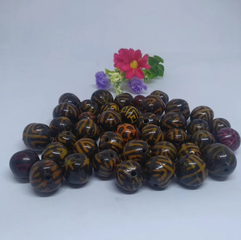 Bombona Ball Beads. 20 Dark Yellow-Brown Pieces.