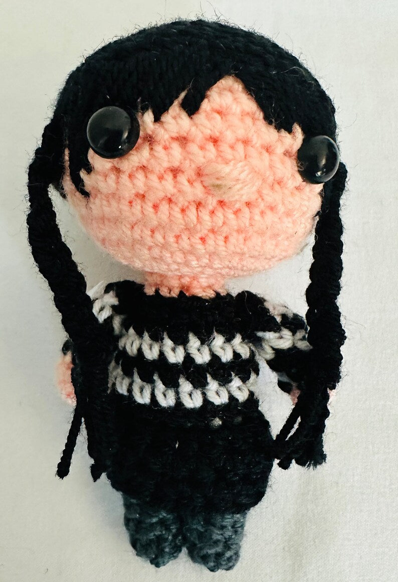 Wednesday Addams. Set of 2 Mini Dolls in Crochet.