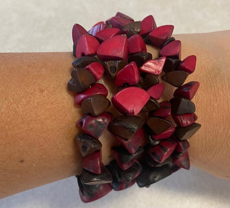 Tagua Necklace, Earrings and Bracelet Set in Red Color.