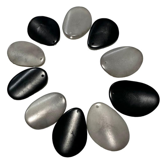 Tagua Chip Slices Beads. 30 Bicolor Pieces