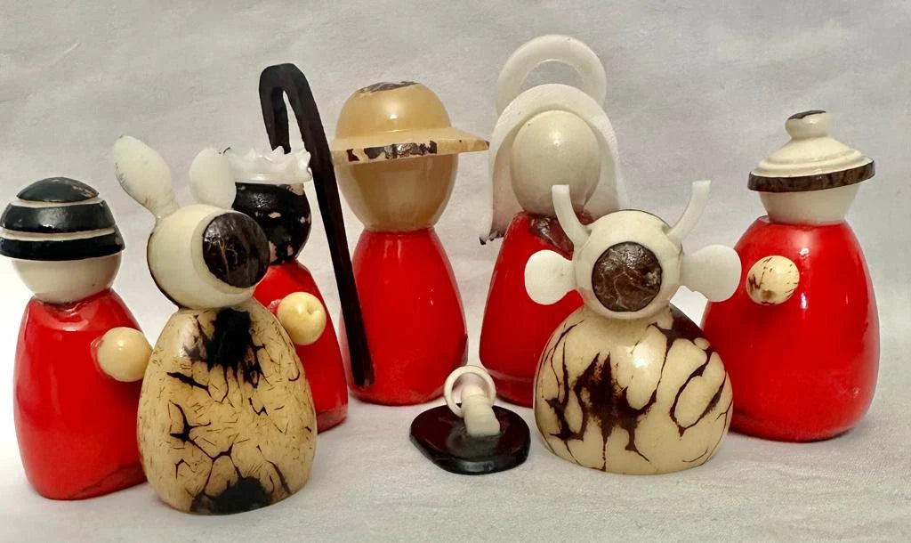 Tagua Nativity Set red and beige