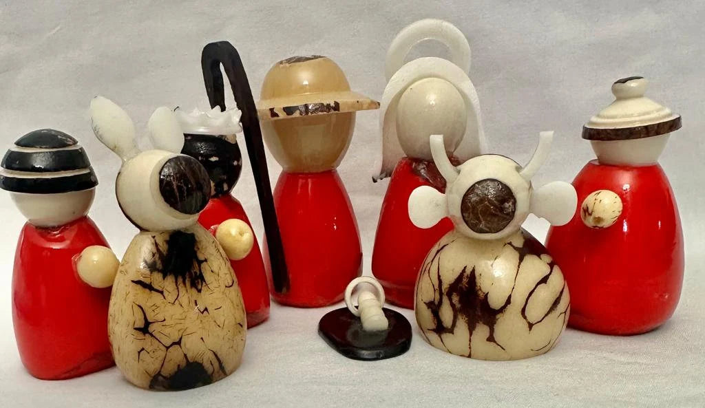Tagua Nativity Set red and beige