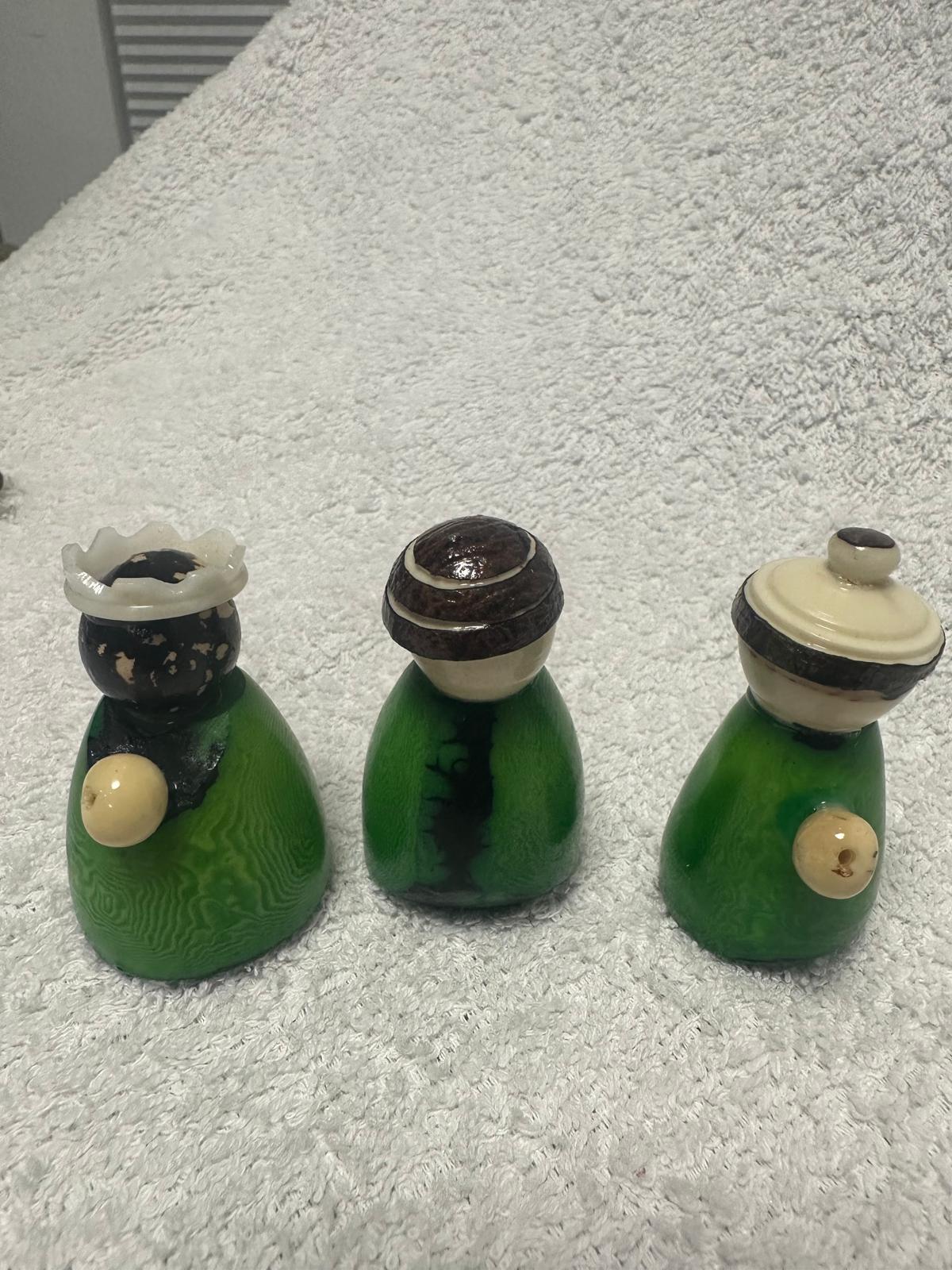 Tagua Nativity Set in Green and Brown.