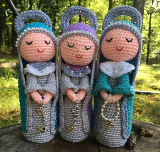 Holy Mary | Virgin Mary | Blessed Virgin Mary |Our Mother Mary with rosary. 100% handmade to order crochet Amigurumi Crochet