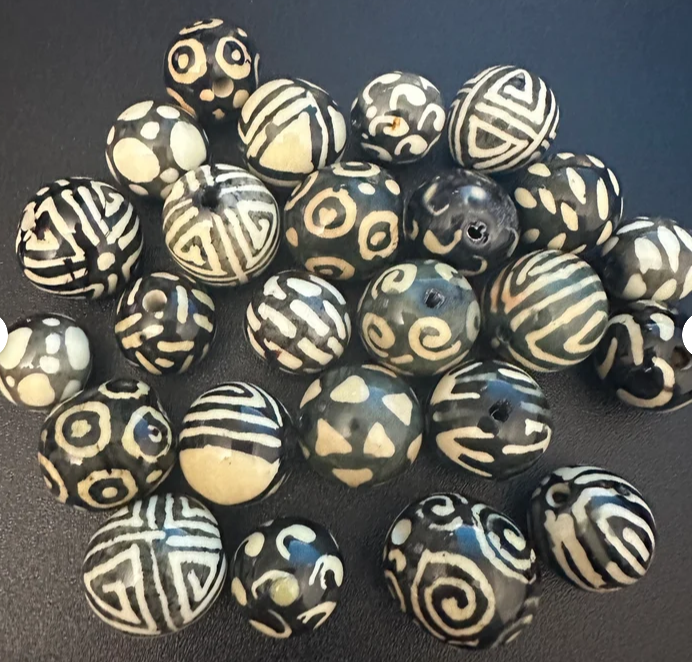 Seed Beads Beige & Black Bombona Seed from Colombia 20 pcs Eco Sustainable Jewelry Making DIY Ethical Jewelry Beading Carving Bead Shop