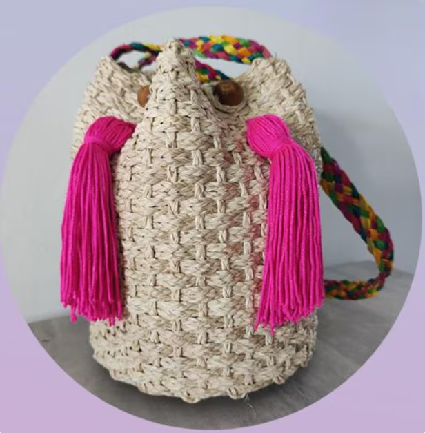 Straw backpack Handwoven straw bag with iraca palm | Straw bag for her. Eco-friendly rattan backpack. Handmade in Colombia. Bohemian style.