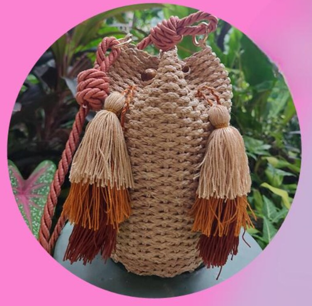 Straw backpack Handwoven straw bag with iraca palm | Straw bag for her. Eco-friendly rattan backpack. Handmade in Colombia. Bohemian style.
