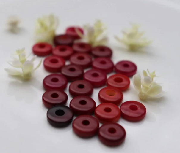 Tagua beads. 20 round mini beads of tagua discs in red. Center drilled. Size: 1cm. approx. Natural Jewelry Making Supplies from Colombia