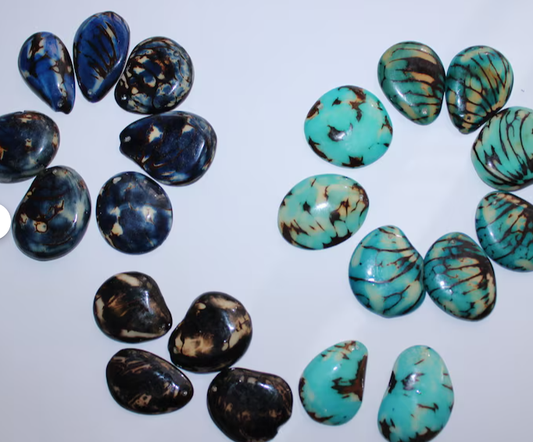 Multicolor Tagua Oval Beads. Natural Seed from Colombia. 21beads: 4 beads in Brown, 7 blue and 10 beads in aquamarine. 1,5 x 1,1in Approx.