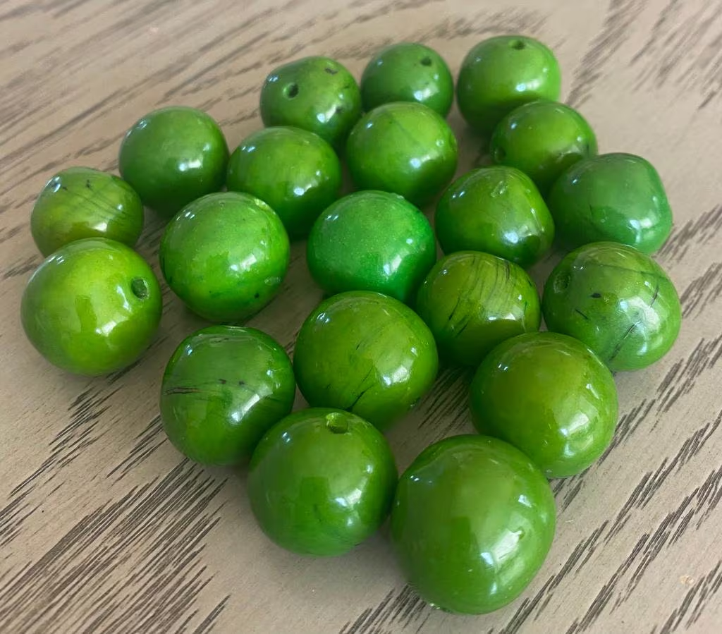 Bombona Ball Beads. 30 Green Pieces.