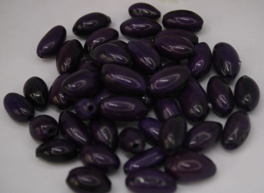 Dark Purple Beads Made of camajuro Seeds from Colombia. Size: 2.5 x 1.5 cm. Approx. Drilled. Natural Beads. Pack of 30 Beads. TCPurple01