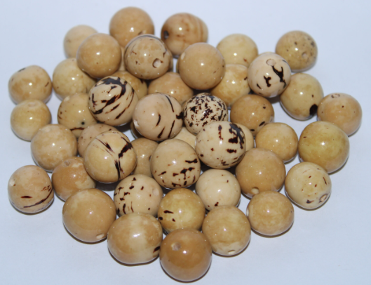 100 Bombona balls from Colombia. Beige Bombona Unpolished / Matte. Jewelry Making. It’s punctured straight through. TBBeige01