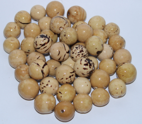 30 Bombona balls from Colombia. Beige Bombona Unpolished / Matte. Jewelry Making. It’s punctured straight through. TBBeige01