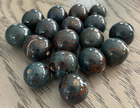 25 Bombona Balls from Colombia, Polished. Lake Blue Bombona Seeds. It’s Punctured Straight Through. TBBlue04