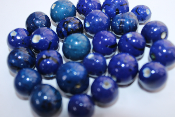 20 Bombona Balls from Colombia, Polished. Dark blue Bombona Seeds. It’s Punctured Straight Through. TBBlue02