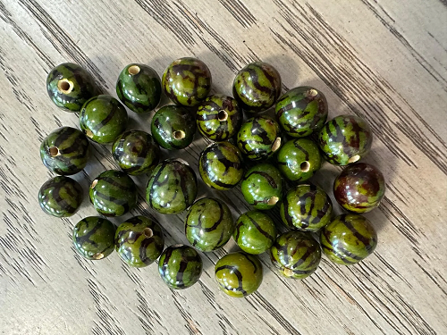 Natural Beads |Bombona Seed Beads| 20 Bombona Balls from Colombia. Green Bombona Seeds. It’s Punctured Straight Through. TBGreen04