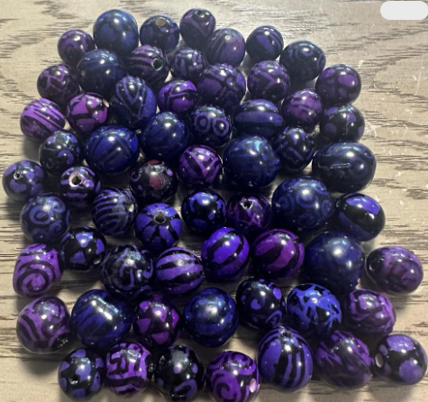 Natural Beads |Bombona Seed Beads| 20 Bombona Balls in Colors Purple and Black Mix Patterned. It’s Punctured Straight Through.TBPMixcolors02