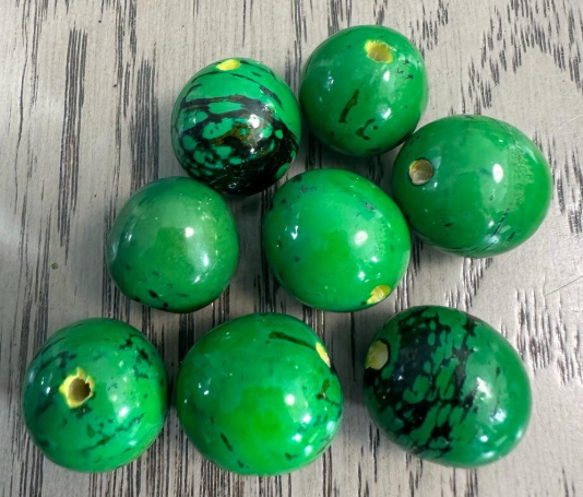 Natural Beads |Bombona Seed Beads| 30 Bombona Balls. Mixcolors Green Bombona Seeds. It’s Punctured Straight Through. TBMixcolors02