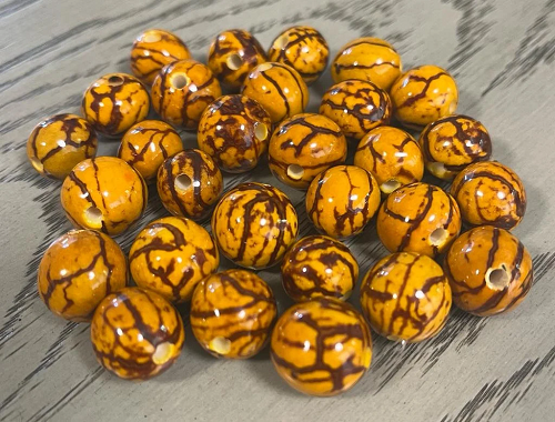 Natural Beads |Bombona Seed Beads| 80 set bombona beads. 80 beads in eight colors. It’s Punctured Straight Through. TBMulticolored05
