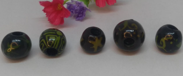 Natural Beads |Bombona Seed Beads| 30 Bombona Balls in Multicolored Patterned. It’s Punctured Straight Through. TBPMulticolored05