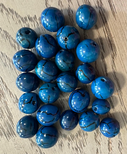 Natural Beads |Bombona Seed Beads| 80 set bombona beads. 80 beads in eight colors. It’s Punctured Straight Through. TBMulticolored05