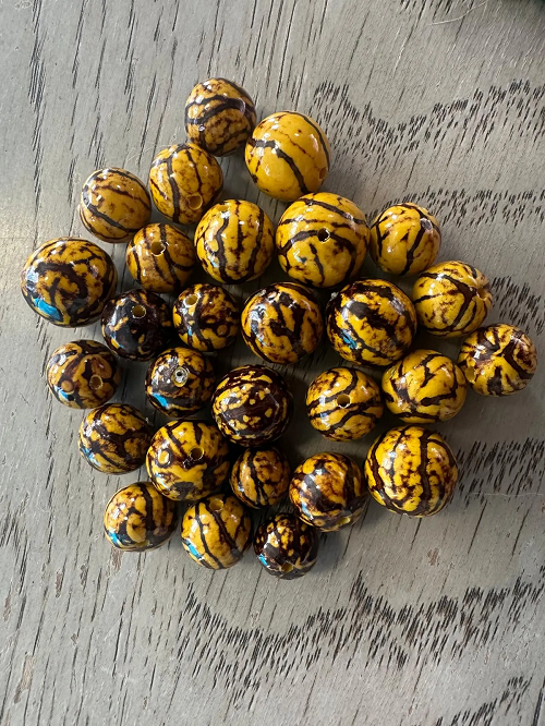 Natural Beads |Bombona Seed Beads| 60 set bombona beads. 60 beads in six colors. It’s Punctured Straight Through. TBMulticolored07