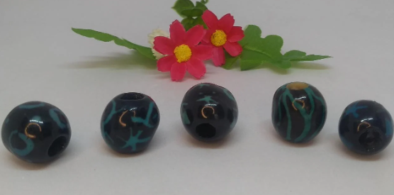 Natural Beads |Bombona Seed Beads| 30 Bombona Balls in Multicolored Patterned. It’s Punctured Straight Through. TBPMulticolored05