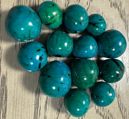 Natural Beads |Bombona Seed Beads| 60 set bombona beads. 60 beads in six colors. It’s Punctured Straight Through. TBMulticolored02