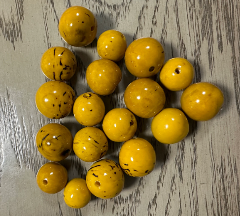 Natural Beads |Bombona Seed Beads| 70 set bombona beads. 70 beads in seven colors. It’s Punctured Straight Through. TBMulticolored01
