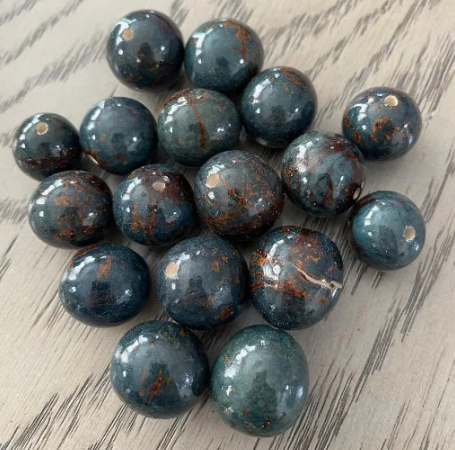 Natural Beads |Bombona Seed Beads| 70 set bombona beads. 70 beads in seven colors. It’s Punctured Straight Through. TBMulticolored01