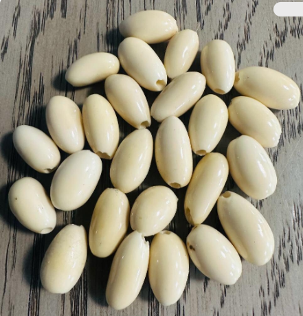Beige Beads Made of camajuro Seeds from Colombia. Size: 2.5 x 1.5 cm. Approx. Drilled. Natural Beads. Pack of 50 Beads. TCBeige01