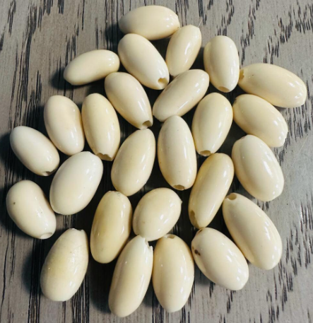 Beige Beads Made of camajuro Seeds from Colombia. Size: 2.5 x 1.5 cm. Approx. Drilled. Natural Beads. Pack of 50 Beads. TCBeige01
