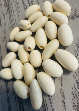 Beige Beads Made of camajuro Seeds from Colombia. Size: 2.5 x 1.5 cm. Approx. Drilled. Natural Beads. Pack of 50 Beads. TCBeige01
