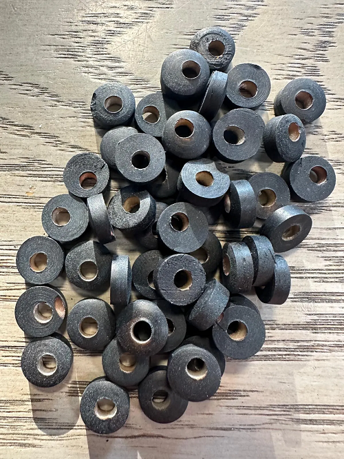 Tagua Nut Beads |30 mini discs of tagua in black tones color. Center drilled. Size: 1 cm approx. Natural Jewelry Making Supplies. TDSBlack02