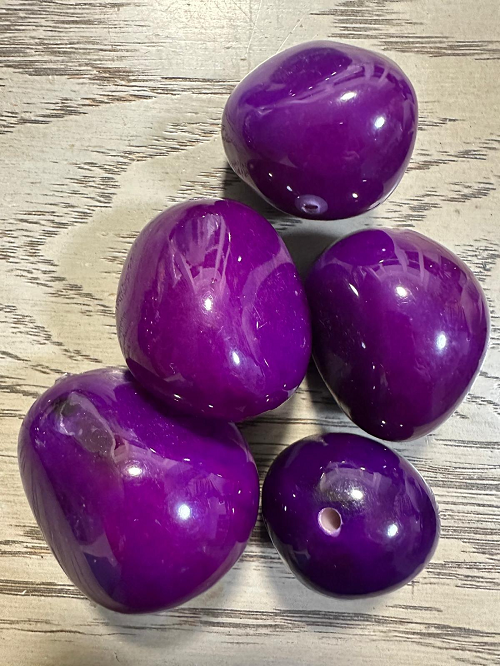 Tagua Whole Nut. Purple Tagua Nut. 6 Pcs. Vegetable Ivory Nut Woodwork Sustainable Jewelry Making. Top Drilled. Size 4.5 x 4 cm. TWPurple02D