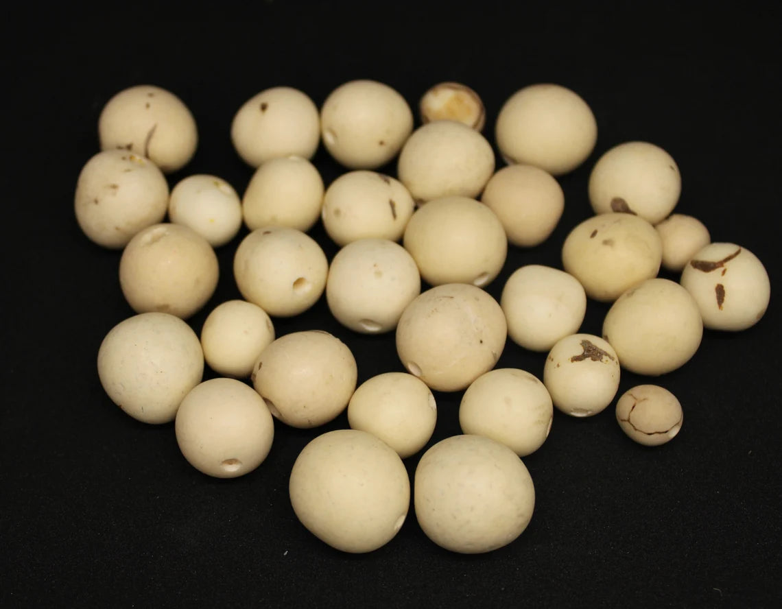 Bombona Ball Beads. 20 Beige Pieces.