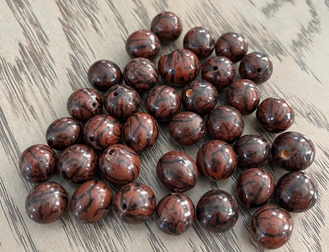Bombona Ball Beads. 30 Brown Pieces.